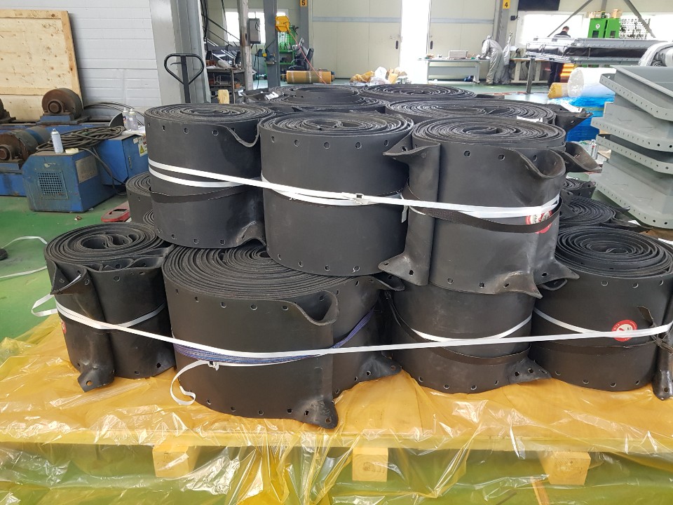 VITON Rubber Expansion Joint for Desox System.jpg